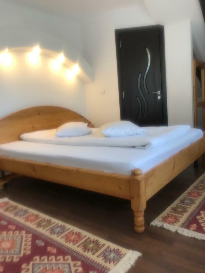 Villa Casa Csiki Rîşnov Exterior foto